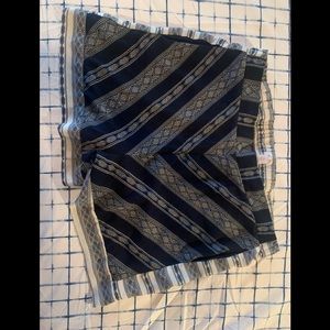 Silky comfortable shorts with pockets